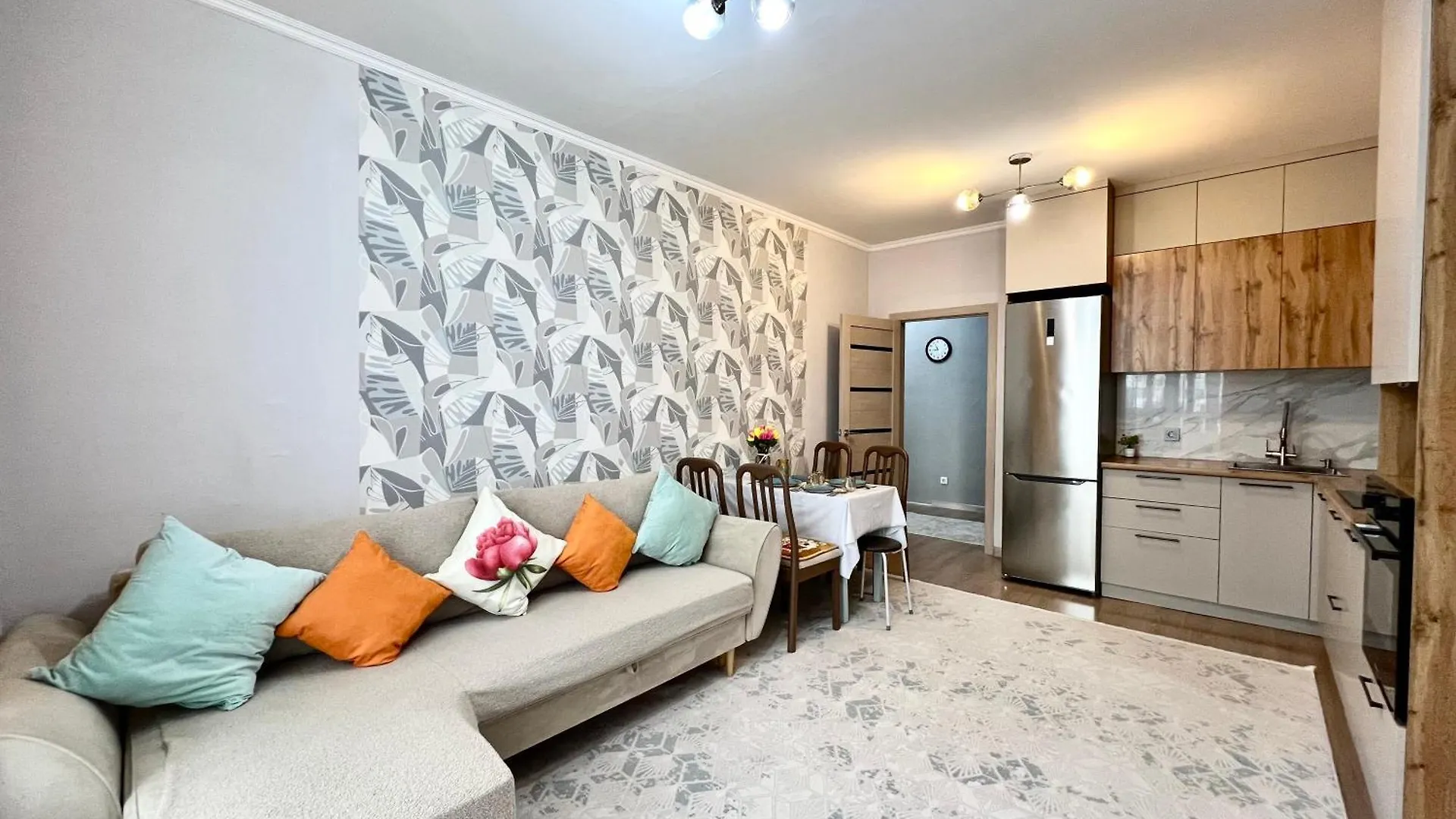 Apartmán Уютная Двухкомнатная Евро Трешка На Туране Astana